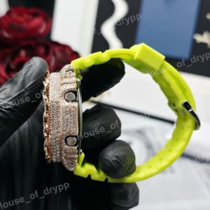 Reloj de Lujo Iced Out con Correa de Goma Verde Neón, Bisel de Moissanita, Pantalla Analógica Digital, Unisex, Estilo Bust Down - Product Image 6