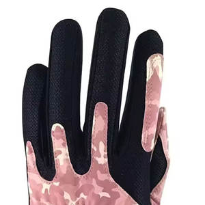 Équipement d'entraînement sportif durable pour l'extérieur, conçu pour la pratique, incluant des gants de golf offrant une stabilité de préhension constante - Product Image 5