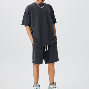 เสื้อยืดผู้ชายแบบวินเทจสีขาว คอกลม แขนสั้น ลุคทำเก่า พร้อมกางเกงขาสั้น - Product Image 5