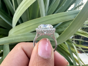 Anillo de Compromiso de Circonita Cúbica Redonda para Mujer, Chapado en Plata 925 con Acabado en Rodio, Estilo Glamuroso, Engaste Pavé - Product Image 2