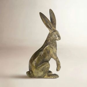 Escultura moderna de conejo de aluminio para decoración de hogar de lujo, exhibición en mesa de sala de estar y acento interior elegante. - Product Image 5