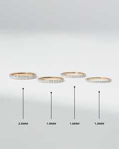 Bague d'éternité minimaliste en or massif 10k 14k 18k avec diamants de laboratoire ronds, empilable, pour mariage, par le fabricant Round Lab - Product Image 3