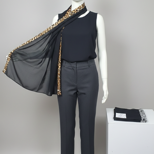 Hiyab de Viscosa AHE Zubda al por Mayor, con Estampado Digital de Tigre Cosido, para Invierno |   Bufanda de color sólido duradera de longitud media para mujer - Product Image 1