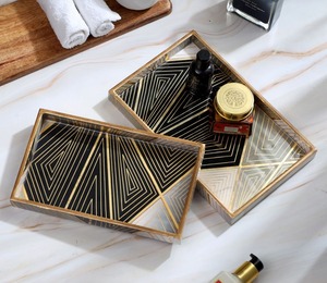 Bandeja de Servicio de Metal Premium, Elegante Bandeja Decorativa para el Hogar, Cocina, Comedor, Mesa de Café y para Regalos, Bandeja de Metal con Estilo - Product Image 3