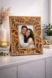 Cadre photo en résine de style vintage avec motif floral sculpté antique pour la décoration classique de la table de chevet de la chambre à coucher. - Product Image 6