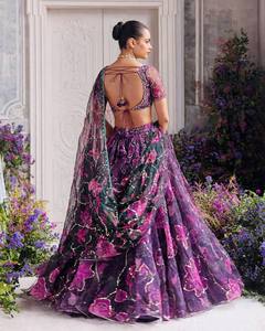Lehenga Choli à imprimé floral violet avec dupatta, robe de mariage indienne pour femmes - Product Image 5