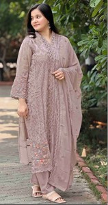 ชุดสูทกึ่งสำเร็จรูป Dhwaja Export Fox Georgette พร้อมงานปักและประดับเลื่อม - Product Image 4