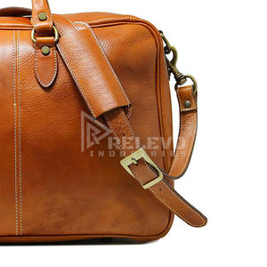 Sac de voyage vintage en cuir Crazy Horse de haute qualité, 35L, grande capacité, fabriqué à la main, sac de week-end - Product Image 5