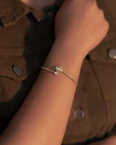 Brazalete Danta Gems Seraphic Curve, Elegante Diseño en Oro de 14K con Diamantes Polki, Ajustable y Moderno para Mujer, Premium - Product Image 3