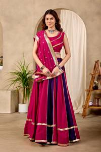 Lehenga Choli Traditionnel pour Femme en Coton avec Dentelle Fantaisie et Broderie Miroir, Ornements de Paillettes, Longueur Ras du Sol, Spécial Navratri pour Soirée - Product Image 3