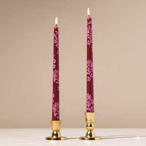 Velas Cónicas de Cera de Soja de Lujo, Color Borgoña Mate con Base Color Ciruela Oscuro y Motivo Floral Pintado a Mano en Rosa Suave para Decoración Navideña del Hogar - Product Image 3