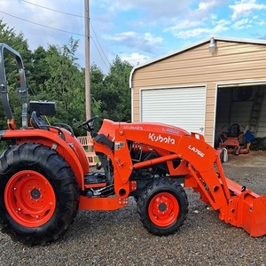รถแทรกเตอร์อเนกประสงค์ขนาดเล็ก Kubota L4802 ขับเคลื่อน 4 ล้อ พร้อมบุ้งกี๋ตักดินด้านหน้า เหมาะสำหรับงานเกษตร สวนผลไม้ สวนครัว และงานภาคสนาม - Product Image 4