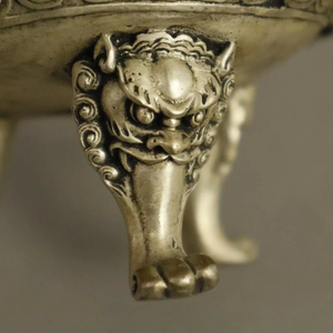 Brûleur d'encens religieux de luxe fait main et écologique Bakhoor en métal, conçu pour une expérience olfactive haut de gamme à la maison - Product Image 2