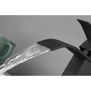 Rubinetto per Lavabo Bagno con Maniglia Singola e Getto a Cascata - Serie Rubinetti per Lavabo - Product Image 4