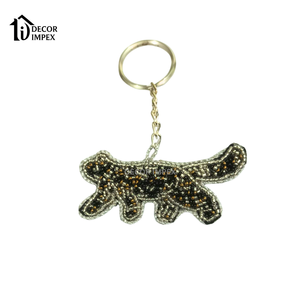 Magnifique porte-clés et anneau porte-clés faits à la main, motif grenouille rouge et noire, ornés de perles de rocaille, durables - Product Image 4