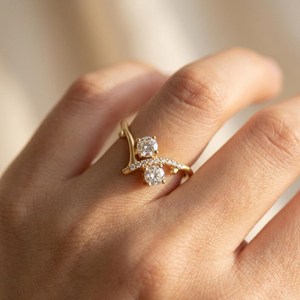 Anillo de Diamantes con Dos Piedras Redondas en Forma de V, Cultivados en Laboratorio, con Oro Sólido de 14K, Joyería Fina Única para Propuesta de Matrimonio para Novias - Product Image 2