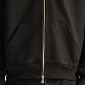 Vente en gros de sweats à capuche de marque de haute qualité, à fermeture éclair, coupe oversize, avec poche kangourou, appliqué intégré et surpiqûres contrastées, couleur violet - Product Image 6