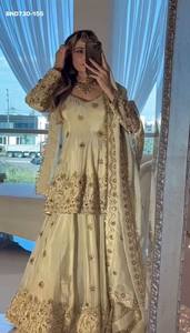 Ensemble Lehenga-Kurta & Dupatta de Qualité Supérieure pour Soirée, en Chinon avec Broderie et Travail de Miroirs Véritables, Mode Féminine, Exportateur - Product Image 6