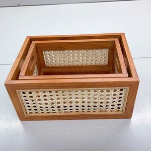 Panier de rangement en jacinthe d'eau tressé à la main, écologique, moderne, multifonctionnel, avec cadre en bois rustique - Product Image 3