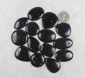 Pierres précieuses Nuummite en gros pour la fabrication de pendentifs, cabochons Nuummite pour bijoux, mélange de pierres précieuses en vrac de formes et de tailles variées - Product Image 6