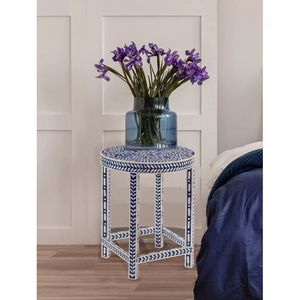 Mesa Auxiliar de Lujo con Incrustaciones de Hueso y Diseño Geométrico Único, Pieza Decorativa Premium para Interiores Contemporáneos - Product Image 1