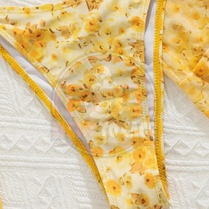 Tendances estivales : style de vacances simple et décontracté avec des imprimés floraux aléatoires, parfait pour les jeunes femmes, tenue de plage. - Product Image 3