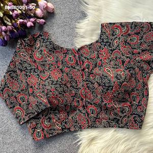 Colección de blusas listas para usar de algodón Ajrakh con diseño estampado de excelente calidad, del último modelo, proveedor de Surat. - Product Image 6