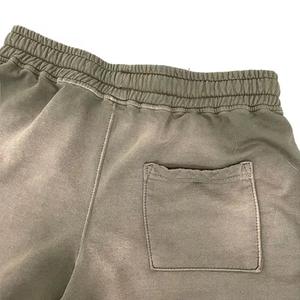 Short de jogging personnalisé vierge en molleton de coton French Terry, avec cordon de serrage, délavage acide, bords bruts, style vintage et uni, pour le sport - Product Image 2