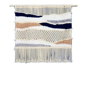 Grand macrame tenture - Product Image 1