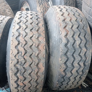 Neumáticos usados de camión de alta calidad, probados y clasificados, disponibles para compradores internacionales, garantizando rendimiento y durabilidad. - Product Image 2
