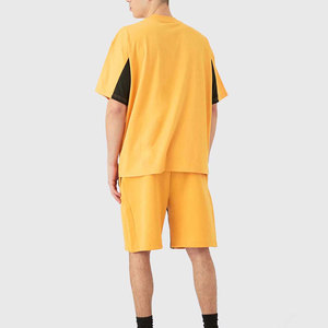เสื้อยืดและกางเกงขาสั้นผู้ชายคุณภาพพรีเมียม ผ้าถักนิตติ้ง 100% คอตตอน เนื้อผ้าเบาสบาย ใส่สบาย ระบายอากาศได้ดี เหมาะสำหรับฤดูร้อน มีโลโก้ด้านหน้า - Product Image 3