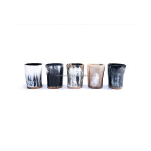 Verre à boire personnalisé en forme de corne avec gravure artisanale complexe - Product Image 5