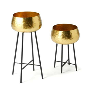 Jardinières en métal de haute qualité, rehaussez votre espace avec des designs tendance, jardinières suspendues pour balcon, salon - Product Image 4