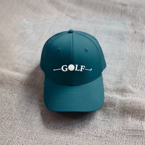 Gorra de Golf Ligera de Alto Rendimiento con Absorción de Humedad, 6 Paneles, Hebilla de Plástico Ajustable, Logotipo Bordado Personalizado - Product Image 1