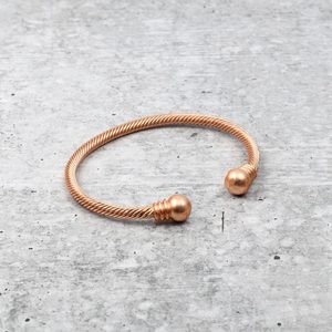Bracelet en cuivre poli vintage, fait main, bijoux de mode, jonc personnalisable, vente en gros pour mariage - Product Image 3