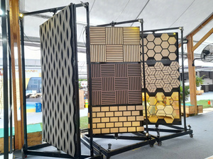 Panneaux muraux hexagonaux décoratifs de luxe en bois massif MDF insonorisés à suspendre pour la maison, le bureau, la chambre, les hôtels, les villas, les meubles - Product Image 6