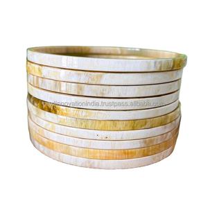 Bracelets amicaux en corne de buffle Conceptions uniques faites à la main pour chaque occasion - Product Image 2