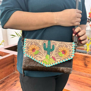 Monedero Western Hair On Tooled Leather Cactus & Floral Tolling Cartera cruzada de cuero genuino para mujer Cartera de cuero de vaca al por mayor - Product Image 2
