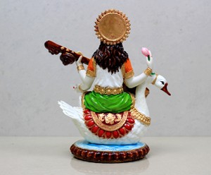 Estatua de Resina de la Diosa Saraswati con Cisne Veena, Figura Decorativa Religiosa Tradicional Hecha a Mano, Adorno de Mesa, Artesanía Nirmala - Product Image 4