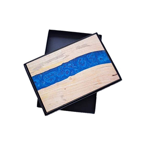 Planche à découper rectangulaire moderne en bois de manguier, design rivière bleue, au meilleur prix - Product Image 3