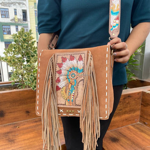 Vente chaude Western à motifs repoussé à la main en cuir suédé dissimulé transporter frange sac à bandoulière pour les femmes sculpture sac de messager - Product Image 3