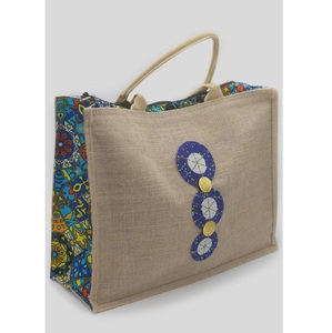 Bolsas de yute más demandadas para tiendas de vinos, transporte de botellas y empaques de regalo, disponibles a buen precio desde India - Product Image 1