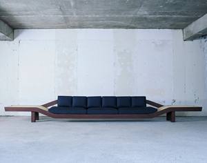 Canapé-lit deux places en bois massif de style mid-century moderne avec tables d'appoint intégrées et accents en rotin par Manish Art Handicrafts - Product Image 5