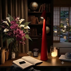 Lámpara de Mesa Cónica de Cerámica Minimalista, Iluminación Geométrica de Escritorio, Decoración Moderna para el Hogar, Luz de Acento para Sala de Estar Interior - Product Image 5