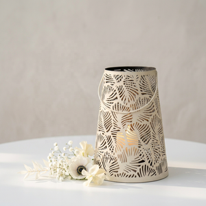 Fabricants de porte-bougies votives en métal découpé personnalisés pour la décoration de la maison et les mariages - Product Image 1