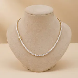 Collier de luxe en or jaune avec diamants de laboratoire, design à griffes brillantes, chaîne classique en or jaune avec diamants de laboratoire, collier raffiné et élégant - Product Image 3