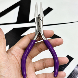 Pince à bec rond en nylon avec logo personnalisé, outils de pliage de fil, fabrication de boucles, pinces de bijouterie anti-rayures avec mâchoires de rechange - Product Image 1