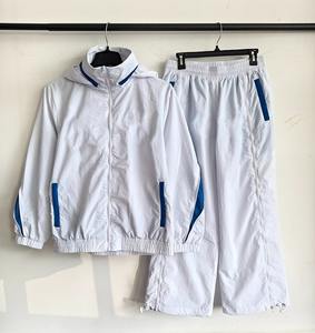 Conjunto Deportivo de 2 Piezas para Hombre, Chaqueta y Pantalones de Nailon con Cierre y Diseño de Parches, Impermeable y Cortavientos - Product Image 1