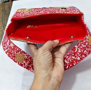 Sac à main de créateur fait main, magnifiquement perlé, motif œil porte-bonheur, pochette perlée, sac à main à prix de gros d'Inde - Product Image 1