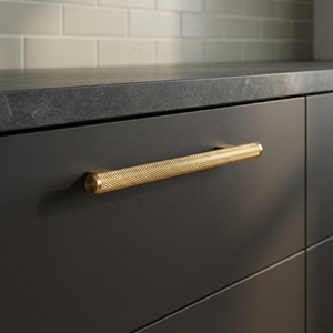 Poignée de tirage en laiton brossé de designer, de haute qualité, moderne, durable, à motif moleté, pour armoire, tiroir, penderie, quincaillerie de meubles - Product Image 3